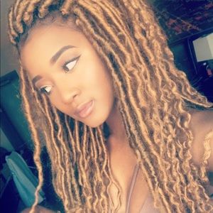 Meet your Posher, Ronyae